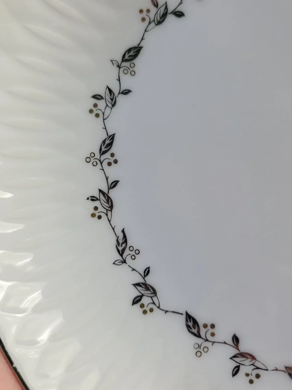FOUR Sango Carillon Soup Bowls White Gold Berries Platinum Leaves